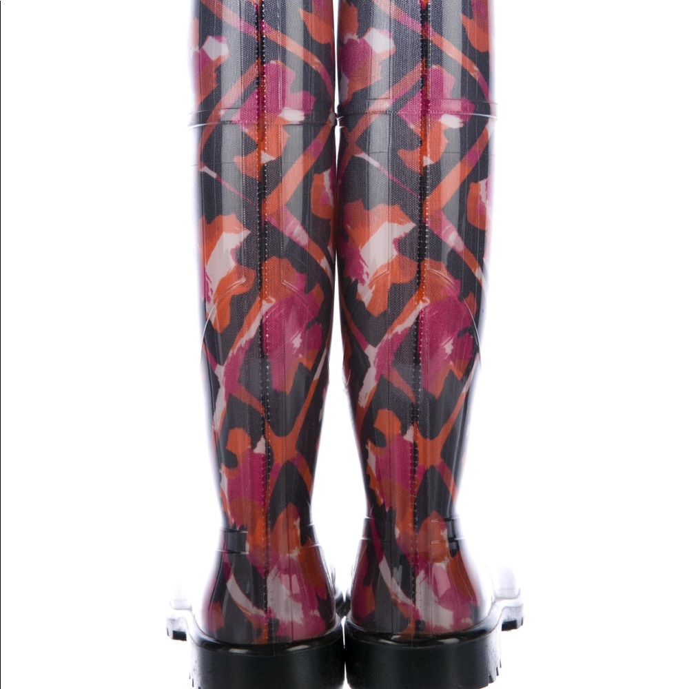 Burberry floral geometric Carleton rain boots 6 - Picture 2 of 8